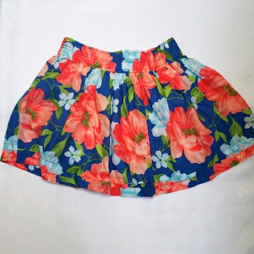 NWOT Hollister floral mini skirt - Picture 3 of 4